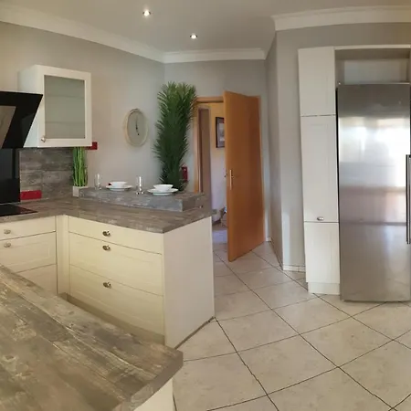 Große Maisonette-wohnung-nur 5 Min Zum Europapark Apartment *